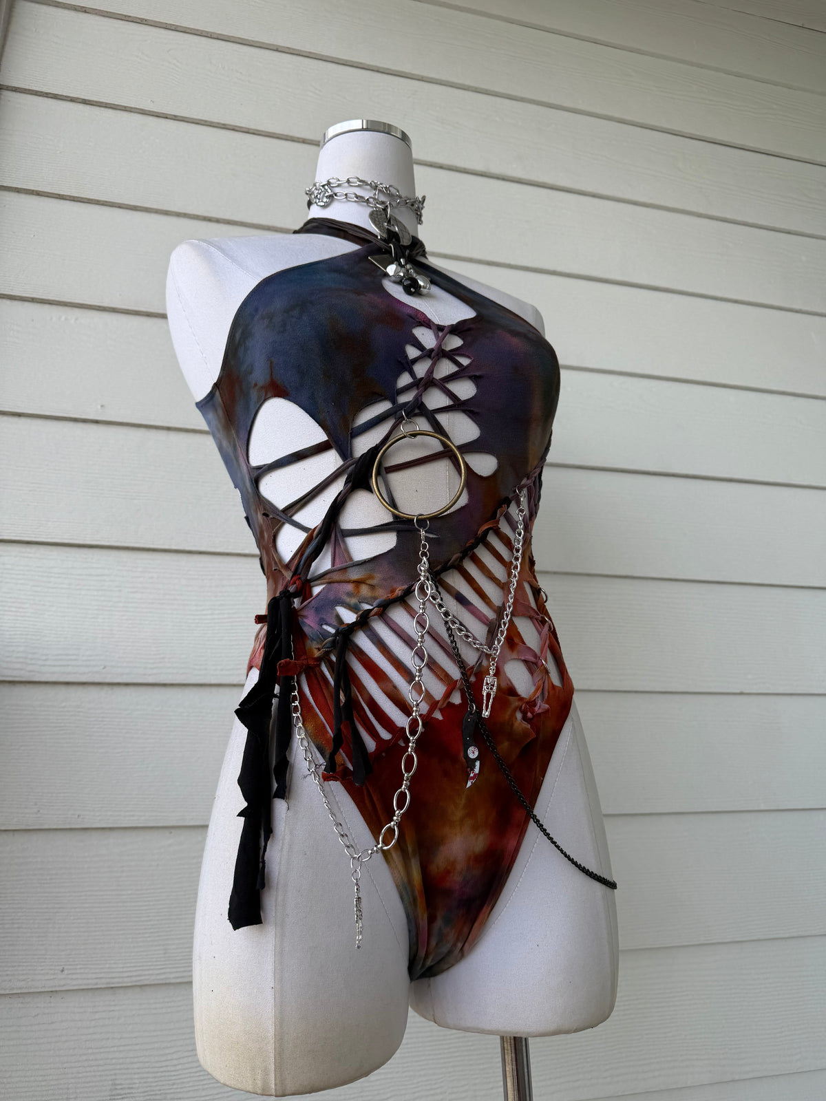 M/L Texas Chain Saw Massacre Bodysuit 𝐒𝐡𝐢𝐩𝐬 𝐍𝐞𝐱𝐭 𝐁𝐮𝐬𝐢𝐧𝐞𝐬𝐬 𝐃𝐚𝐲
