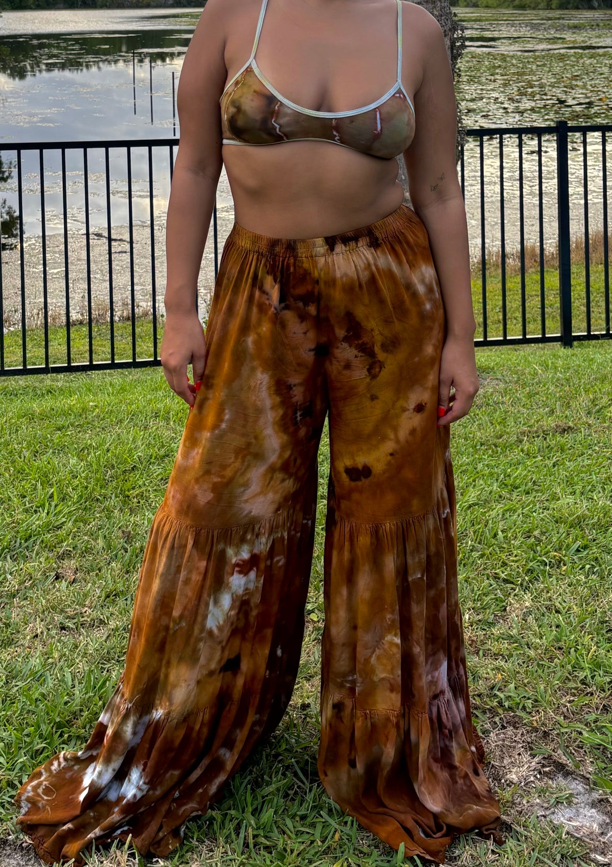 Size XL Cave Stone Palazzo Top 𝐒𝐡𝐢𝐩𝐬 𝐍𝐞𝐱𝐭 𝐁𝐮𝐬𝐢𝐧𝐞𝐬𝐬 𝐃𝐚𝐲