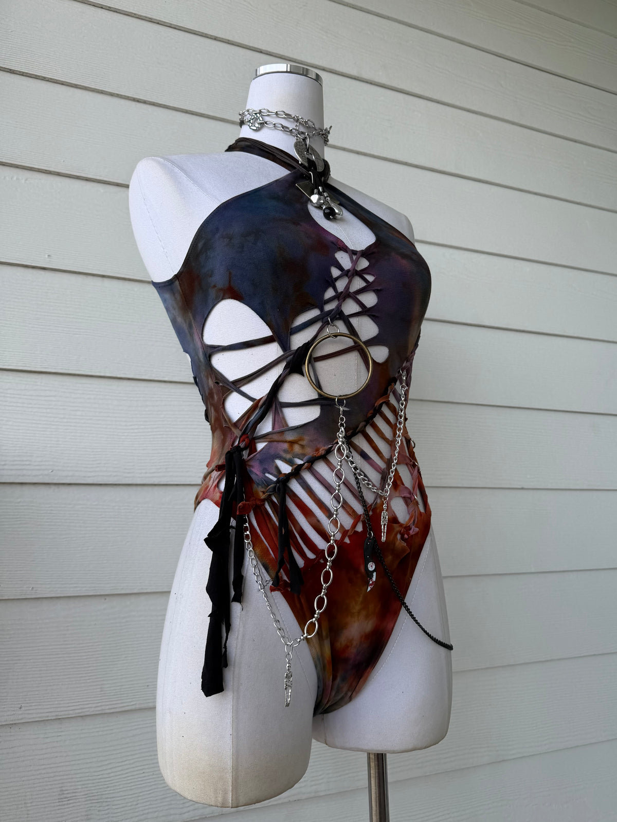 M/L Texas Chain Saw Massacre Bodysuit 𝐒𝐡𝐢𝐩𝐬 𝐍𝐞𝐱𝐭 𝐁𝐮𝐬𝐢𝐧𝐞𝐬𝐬 𝐃𝐚𝐲