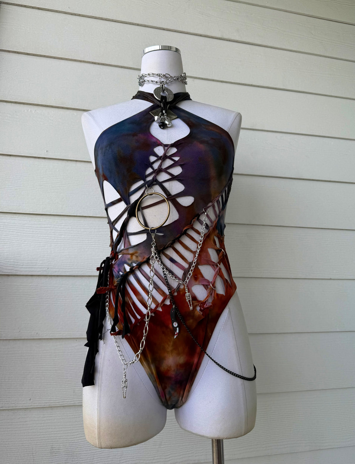 M/L Texas Chain Saw Massacre Bodysuit 𝐒𝐡𝐢𝐩𝐬 𝐍𝐞𝐱𝐭 𝐁𝐮𝐬𝐢𝐧𝐞𝐬𝐬 𝐃𝐚𝐲