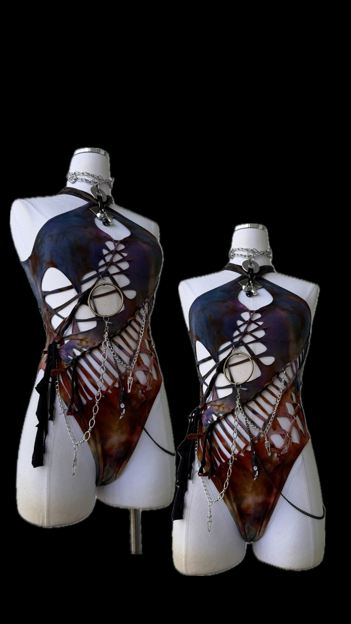 M/L Texas Chain Saw Massacre Bodysuit 𝐒𝐡𝐢𝐩𝐬 𝐍𝐞𝐱𝐭 𝐁𝐮𝐬𝐢𝐧𝐞𝐬𝐬 𝐃𝐚𝐲