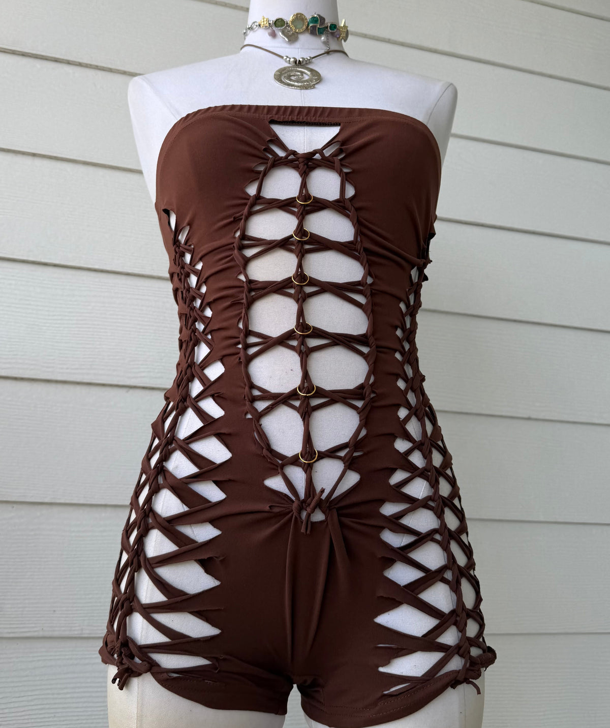 M/L Mocha Romper 𝐒𝐡𝐢𝐩𝐬 𝐍𝐞𝐱𝐭 𝐁𝐮𝐬𝐢𝐧𝐞𝐬𝐬 𝐃𝐚𝐲