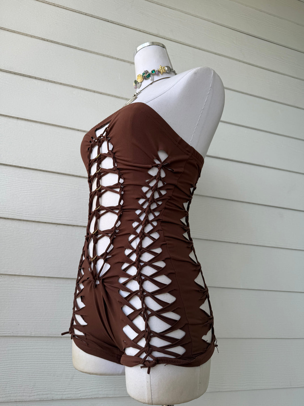M/L Mocha Romper 𝐒𝐡𝐢𝐩𝐬 𝐍𝐞𝐱𝐭 𝐁𝐮𝐬𝐢𝐧𝐞𝐬𝐬 𝐃𝐚𝐲