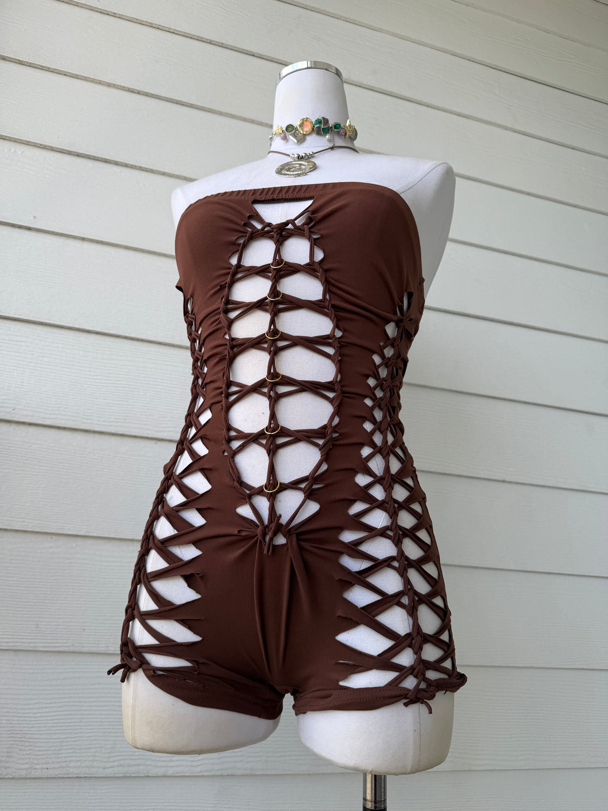 M/L Mocha Romper 𝐒𝐡𝐢𝐩𝐬 𝐍𝐞𝐱𝐭 𝐁𝐮𝐬𝐢𝐧𝐞𝐬𝐬 𝐃𝐚𝐲